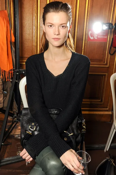 Look 12